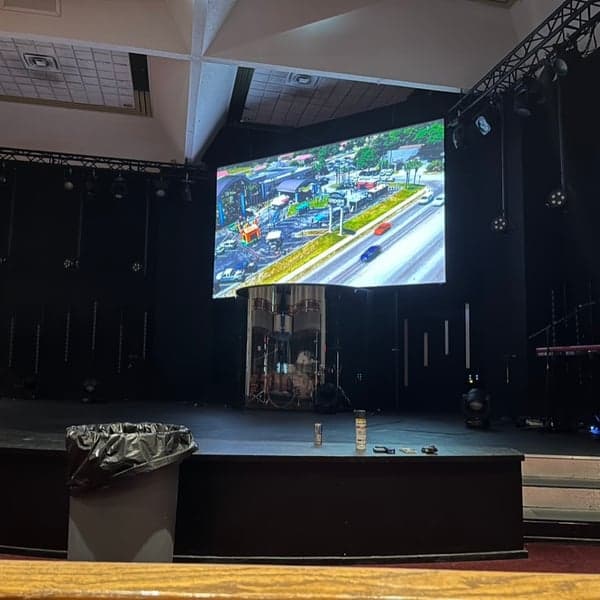 Projector and screen